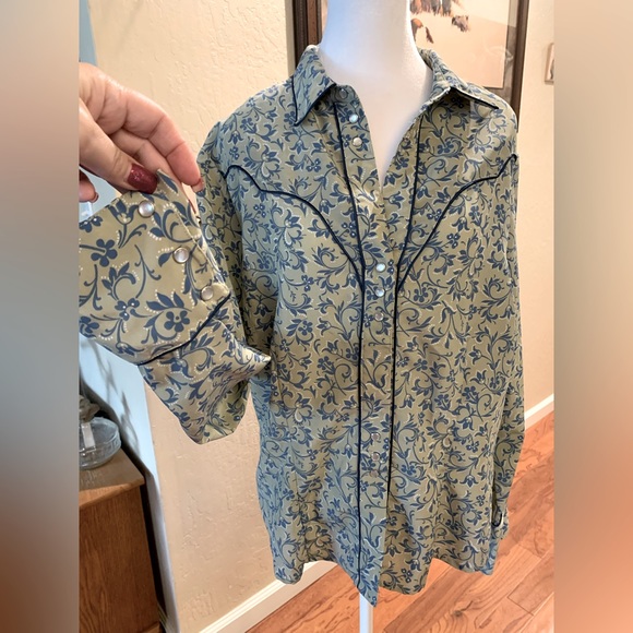 Roper Tops - Roper dress western shirt size XL. Blue and moss green print.